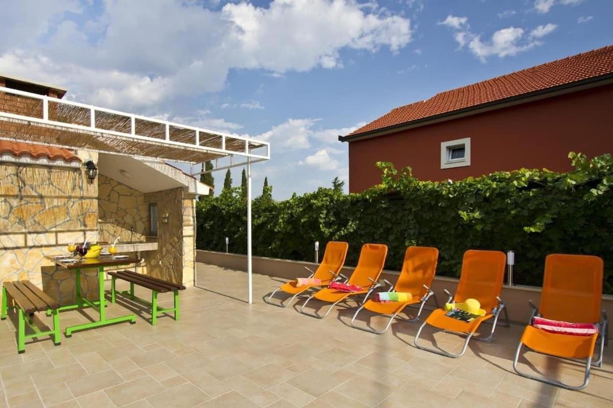 Beautiful Villa - Private Heated Pool, Parking, Bbq Near Split Solin Exterior foto